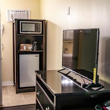 Skyland Motel Inn & Suites Хънтсвил Екстериор снимка