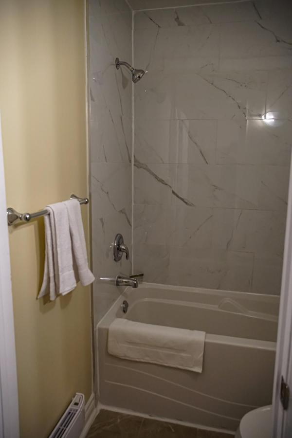 Skyland Motel Inn & Suites Хънтсвил Екстериор снимка